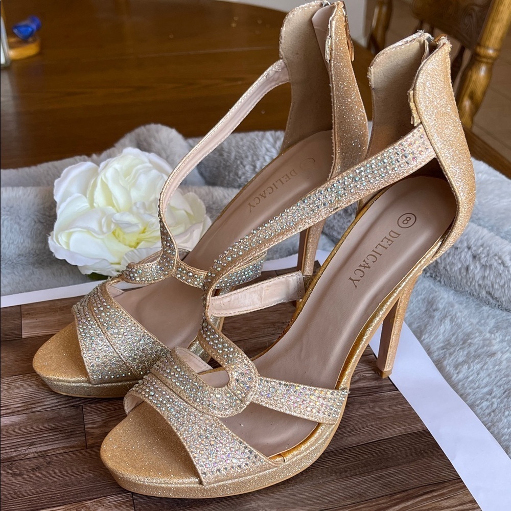 Delicacy Glittering Gold Heels
